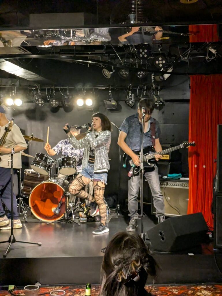 関内JET ACTIONで力強いステージを披露するNONFICTION