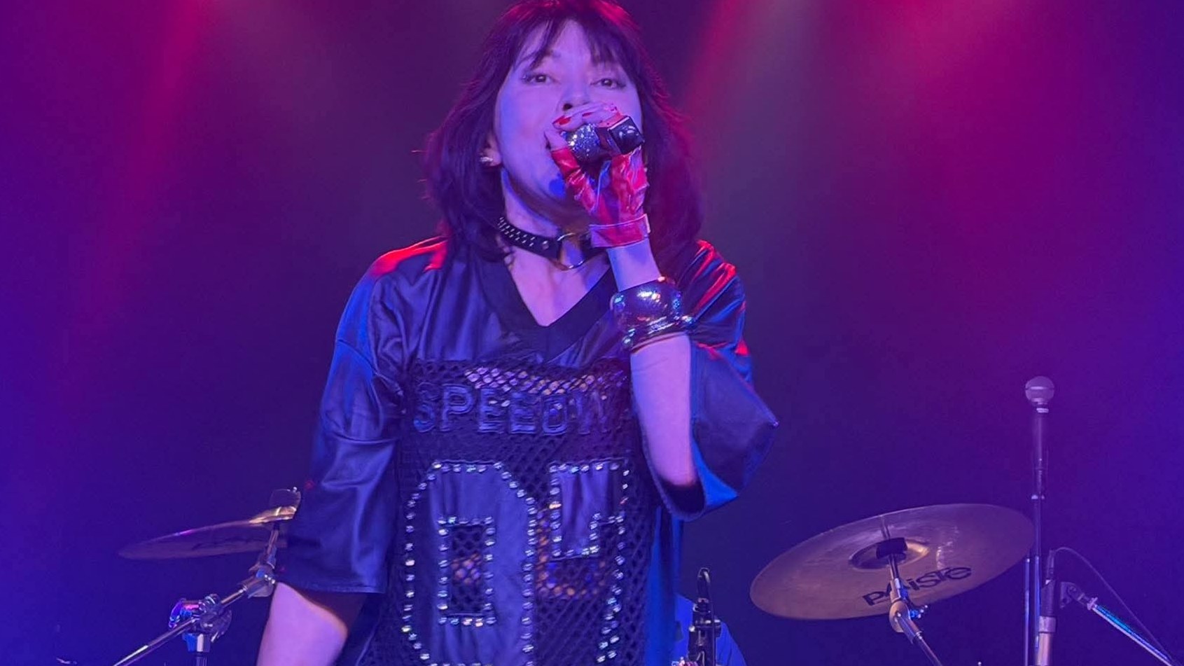 立川HEARTBEATで歌う本牧シンガーのん